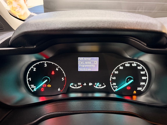 Ford Transit Connect 23 of 26