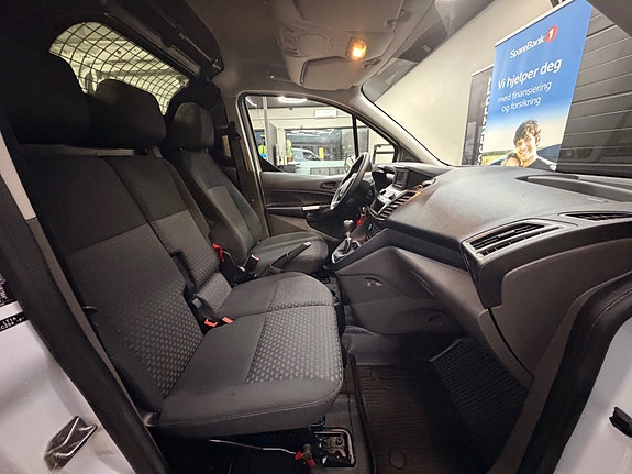 Ford Transit Connect 18 of 26