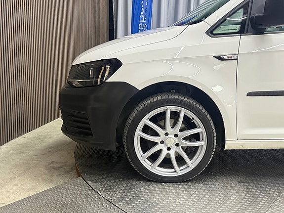 Volkswagen Caddy 18 of 30