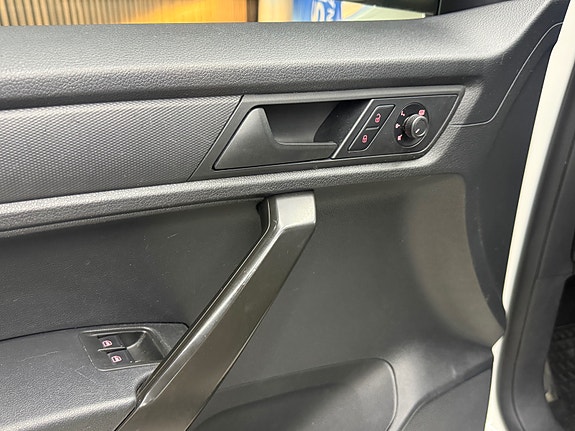 Volkswagen Caddy 27 of 30