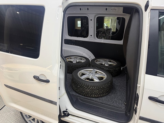 Volkswagen Caddy 21 of 30