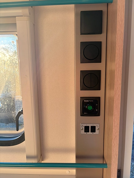 Adria Aviva 360DK 16 of 28