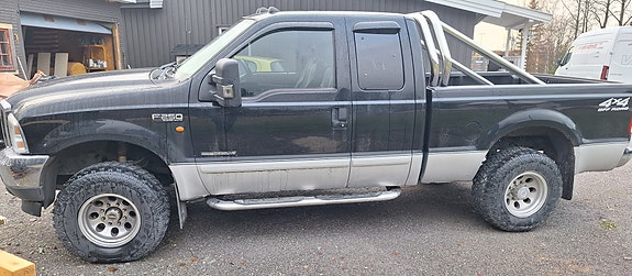 Ford F-250 3 of 30