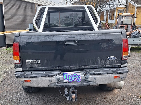 Ford F-250 2 of 30