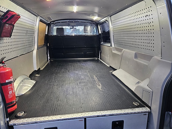 Volkswagen Transporter 13 of 22