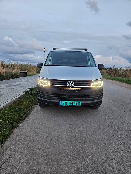 Volkswagen Transporter 2 of 22