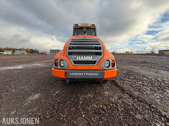 Hamm H20i vibrasjonsvals med Leica dokumentasjonsutstyr – kun 223 timer 6 of 29