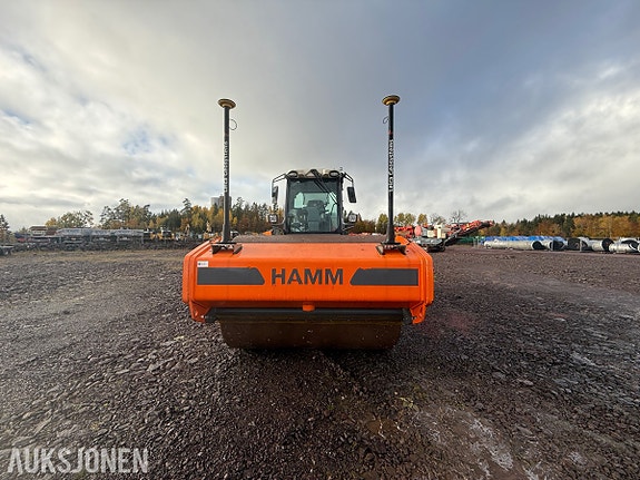 Hamm H20i vibrasjonsvals med Leica dokumentasjonsutstyr – kun 223 timer 2 of 29