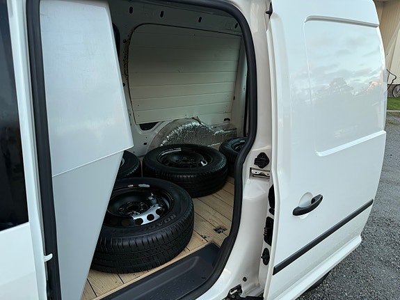 Volkswagen Caddy Maxi 10 of 30