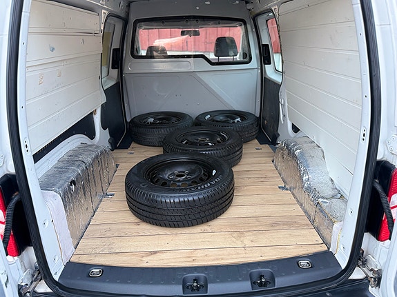 Volkswagen Caddy Maxi 8 of 30