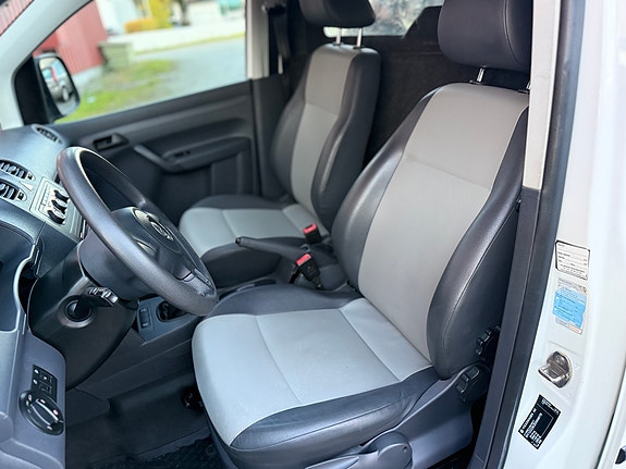 Volkswagen Caddy Maxi 19 of 30