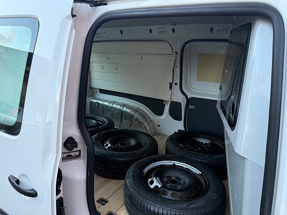 Volkswagen Caddy Maxi 9 of 30