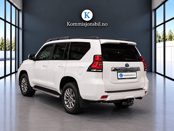 Toyota Land Cruiser 3 of 12