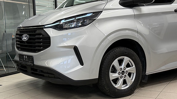 Ford Transit Custom 2 of 20