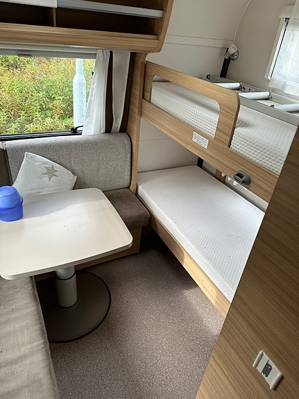 Dethleffs Camper 740 snow edition med spikertelt i Trillevallen 8 of 12