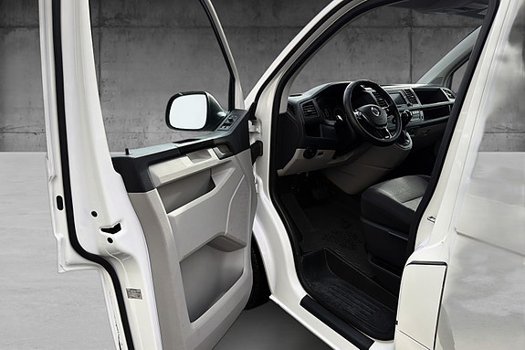 Volkswagen Transporter 8 of 12
