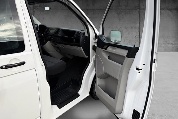 Volkswagen Transporter 9 of 12
