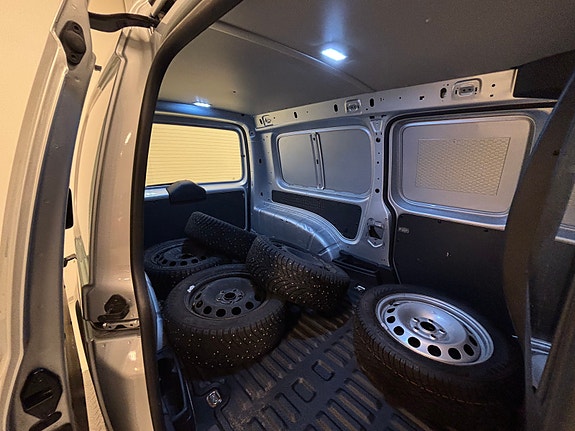 Volkswagen Caddy Maxi 18 of 20