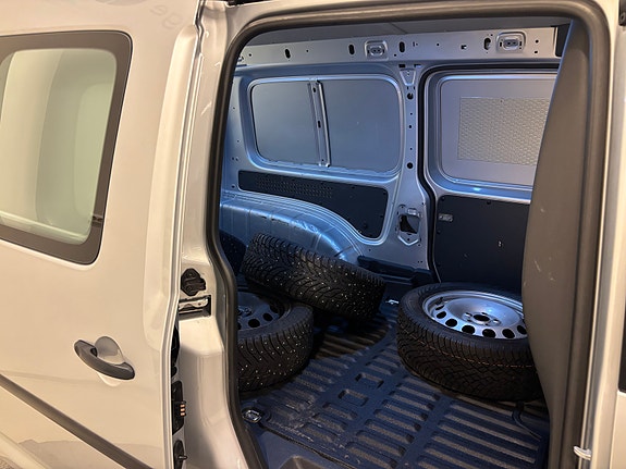 Volkswagen Caddy Maxi 17 of 20