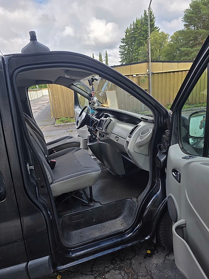 Opel Vivaro 15 of 19
