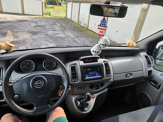 Opel Vivaro 14 of 19