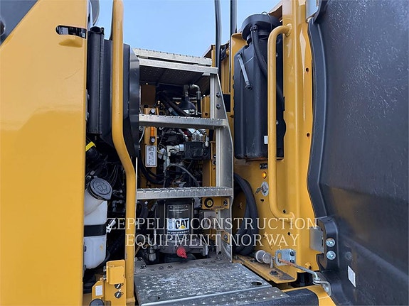 Cat M316-07 14 of 21