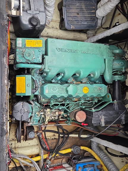 Volvo Penta aqad 30 med Volvo DP 290 drev 9 of 12