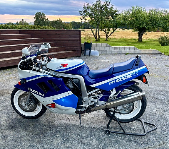 Suzuki GSX R 1100 10 of 11