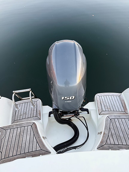 Strøken Yamarin Daycruiser 2021 modell med kun 215 gangtimer. Yamaha 150HK 18 of 30