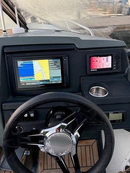 Strøken Yamarin Daycruiser 2021 modell med kun 215 gangtimer. Yamaha 150HK 24 of 30