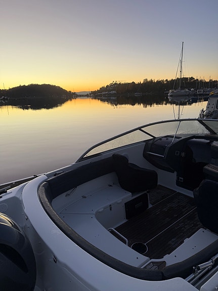 Strøken Yamarin Daycruiser 2021 modell med kun 215 gangtimer. Yamaha 150HK 7 of 30