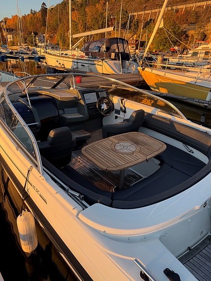 Strøken Yamarin Daycruiser 2021 modell med kun 215 gangtimer. Yamaha 150HK 5 of 30