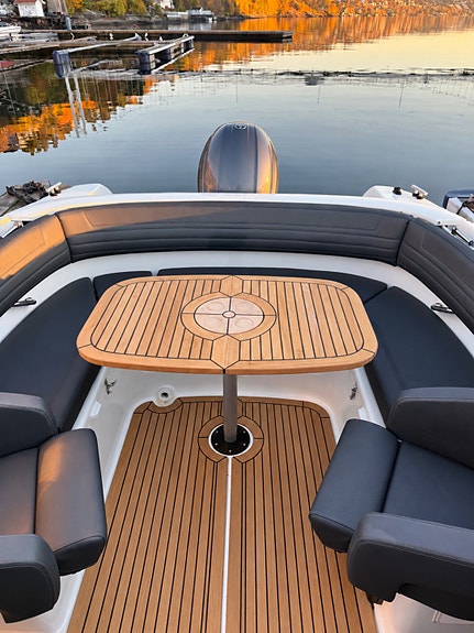 Strøken Yamarin Daycruiser 2021 modell med kun 215 gangtimer. Yamaha 150HK 14 of 30