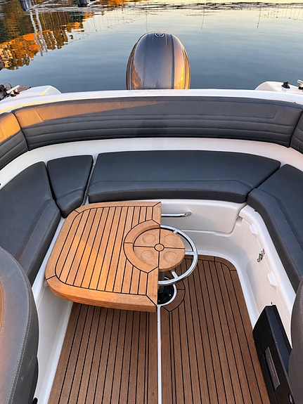 Strøken Yamarin Daycruiser 2021 modell med kun 215 gangtimer. Yamaha 150HK 15 of 30