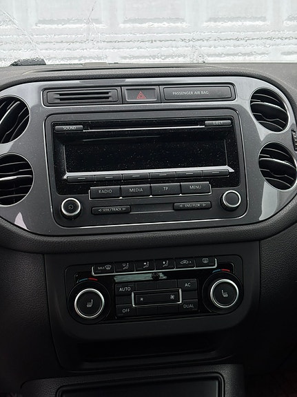 Volkswagen Tiguan 5 of 10