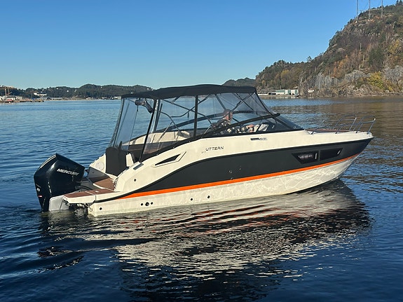 BM-188 Uttern D77 Premium 23 modell. Mercury 300 hk. Luksus Daycruiser. Kun 50 t 28 of 28