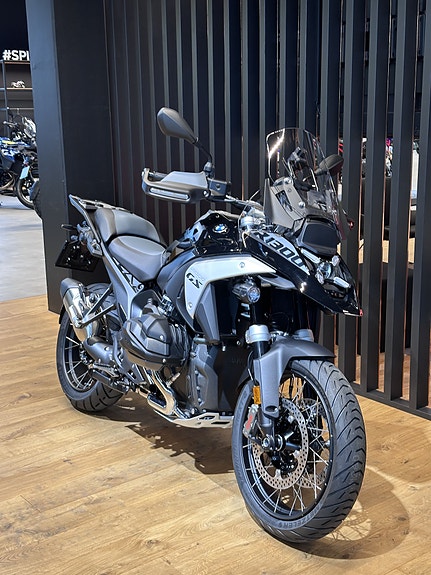 BMW R 1300 GS "Fullutstyrt" med koffertsett - Kupp! Spar 57 945 på kun denne sykkelen 4 of 10