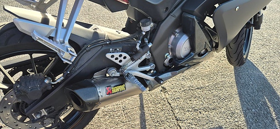 Yamaha YZF-R 125 6 of 8