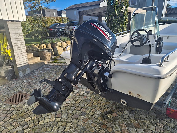 Fantastisk allroundbåt med nyere motor og tredal tralle selges! 2 of 3