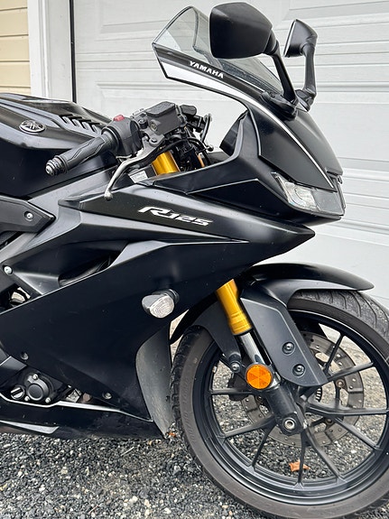 Yamaha YZF-R 125 4 of 8