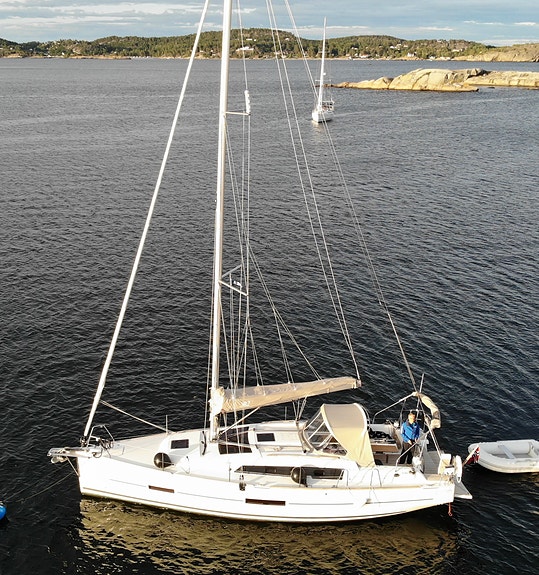 Flott 2019 mod. Dufour Grand Large 382 selges!  Pent holdt og lite brukt! 13 of 24