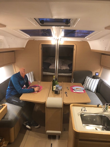 Flott 2019 mod. Dufour Grand Large 382 selges!  Pent holdt og lite brukt! 14 of 24