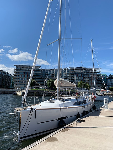 Flott 2019 mod. Dufour Grand Large 382 selges!  Pent holdt og lite brukt! 6 of 24