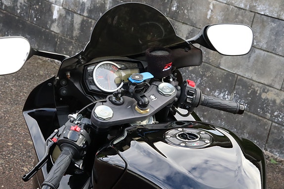 Suzuki GSX-R 600 8 of 17