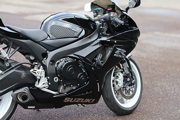 Suzuki GSX-R 600 9 of 17