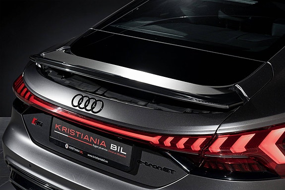 Audi e-tron GT RS 10 of 30