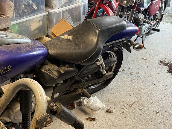 Kawasaki BN 125 Eliminator 4 of 30