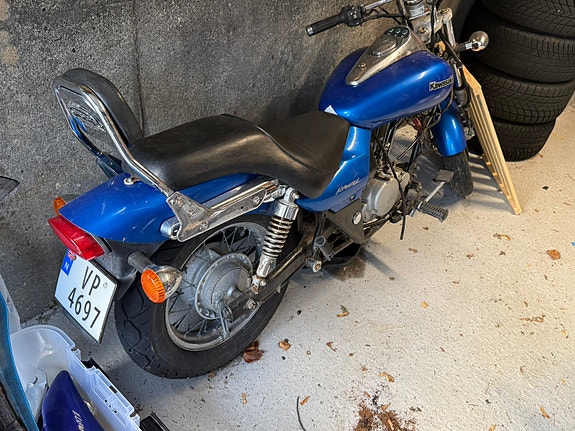 Kawasaki BN 125 Eliminator 12 of 30
