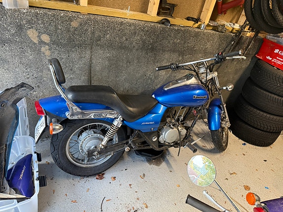 Kawasaki BN 125 Eliminator 14 of 30