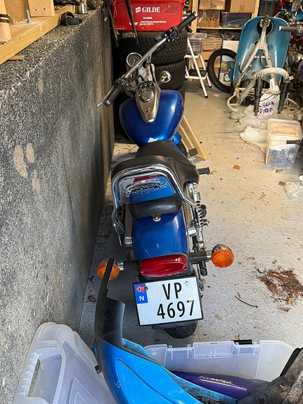 Kawasaki BN 125 Eliminator 11 of 30